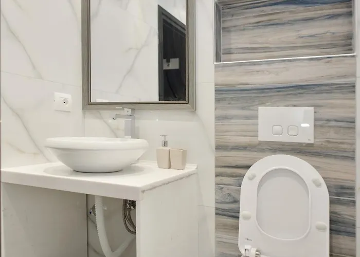 And Fully Equipped Apartament *